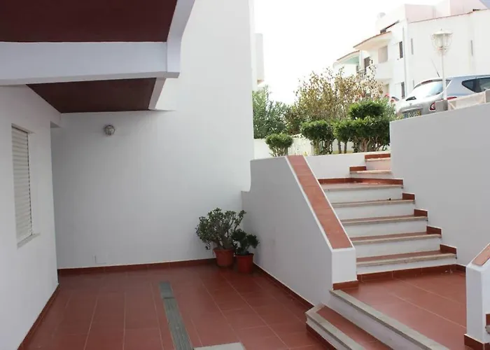 A Dois Passos Da * 阿尔布费拉